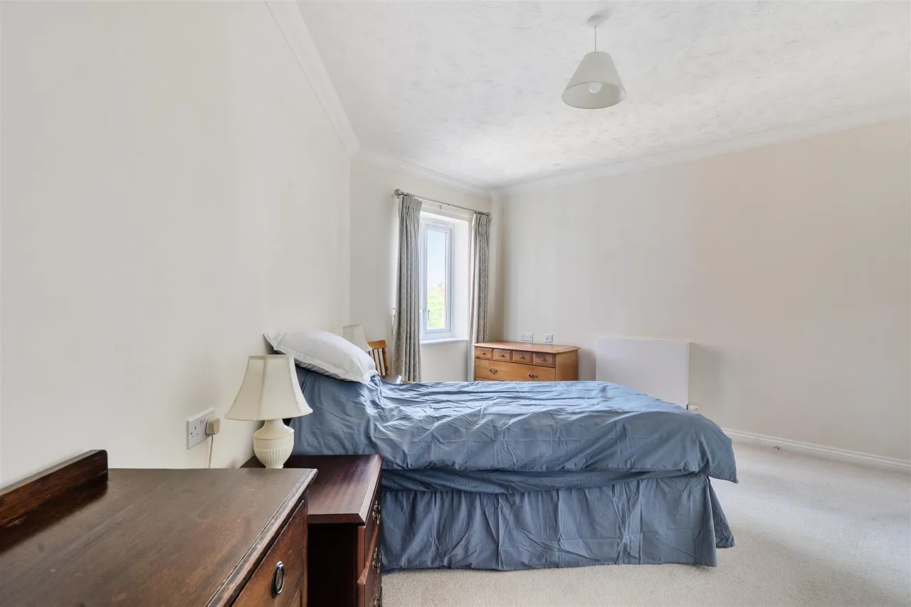 North Close, Lymington, SO41, photo 9