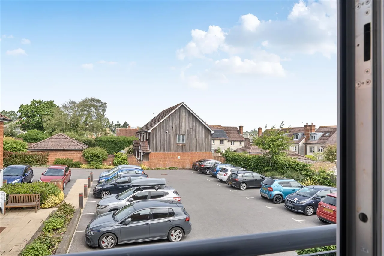 North Close, Lymington, SO41, photo 7