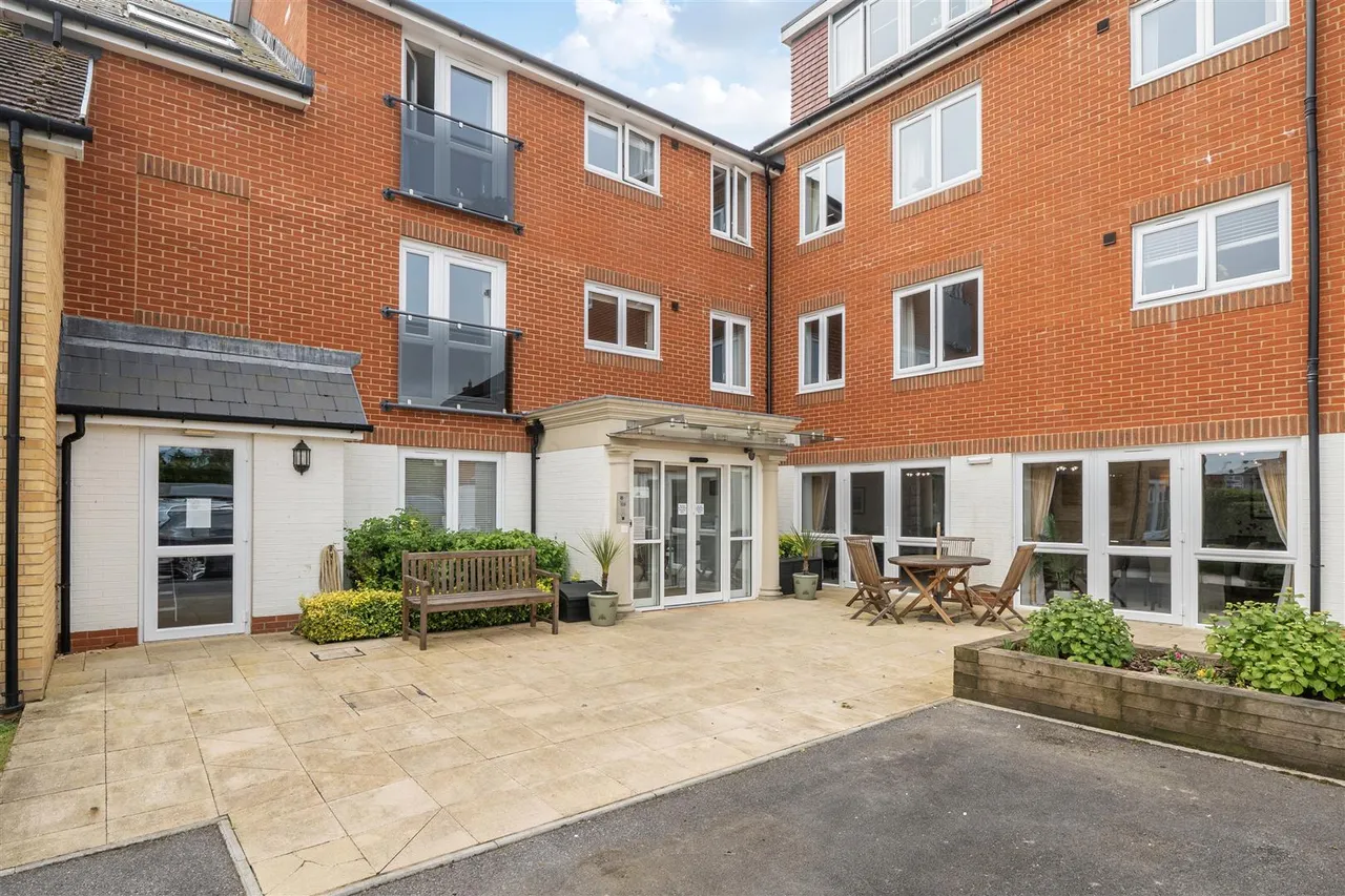 North Close, Lymington, SO41, photo 13