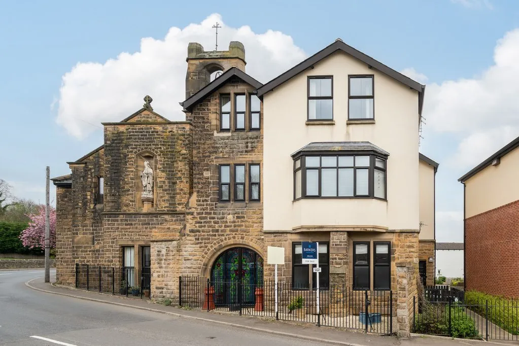 Kirkgate Birstall, Batley WF17 9HE, photo 2
