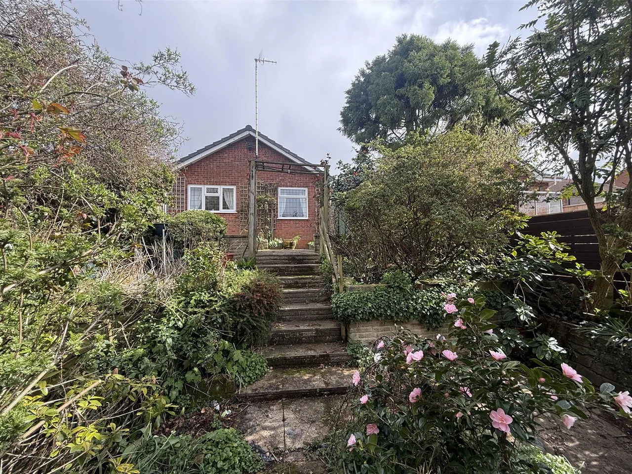 Chatsworth Drive, Tutbury, DE13, photo 10