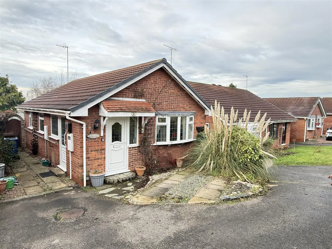 2 bed house for sale, Chatsworth Drive, Tutbury, DE13