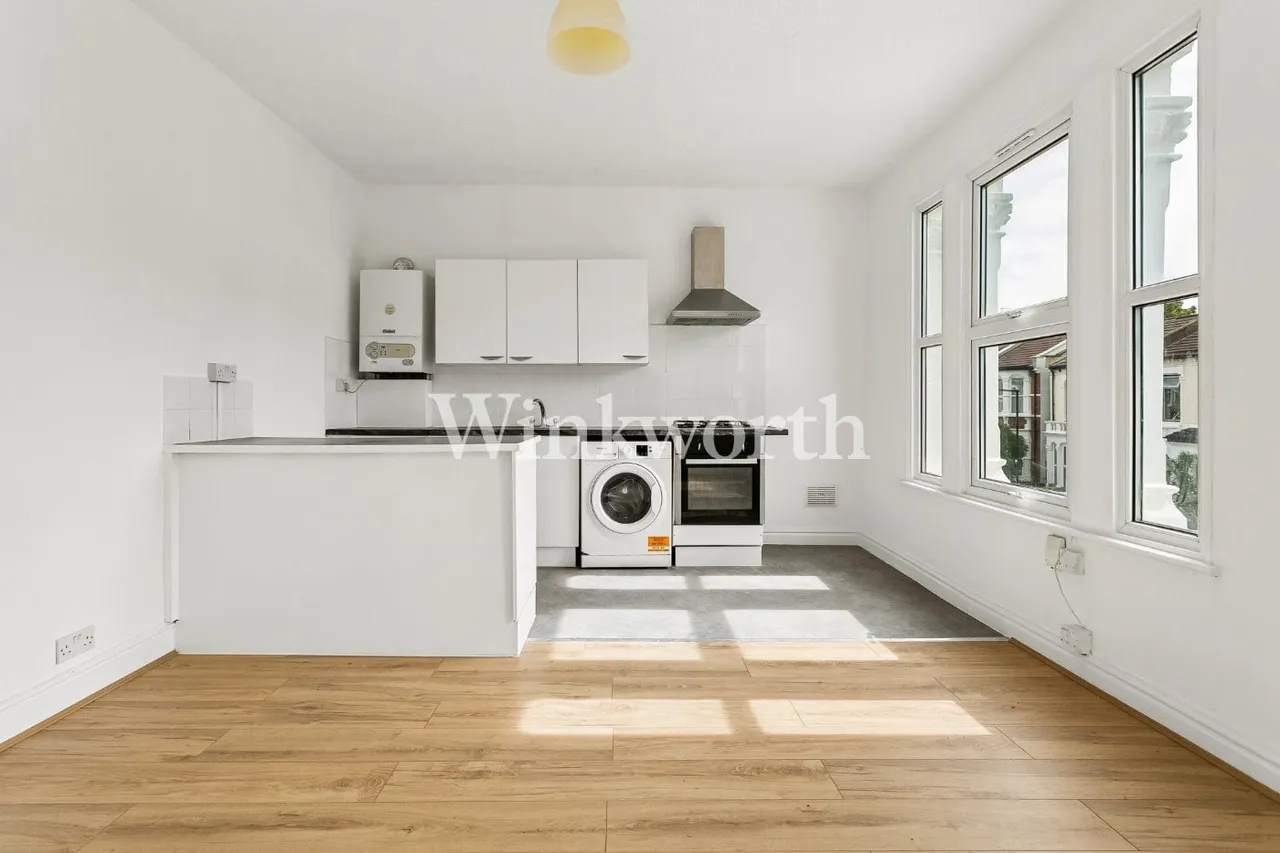 2 bed flat for sale — Raleigh Road, London, N8
