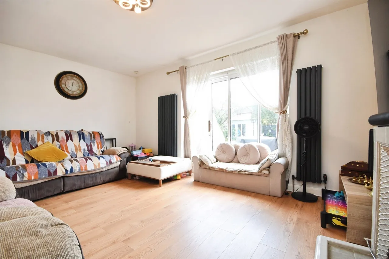 Millbrook Gardens, Gidea Park, RM2, photo 6