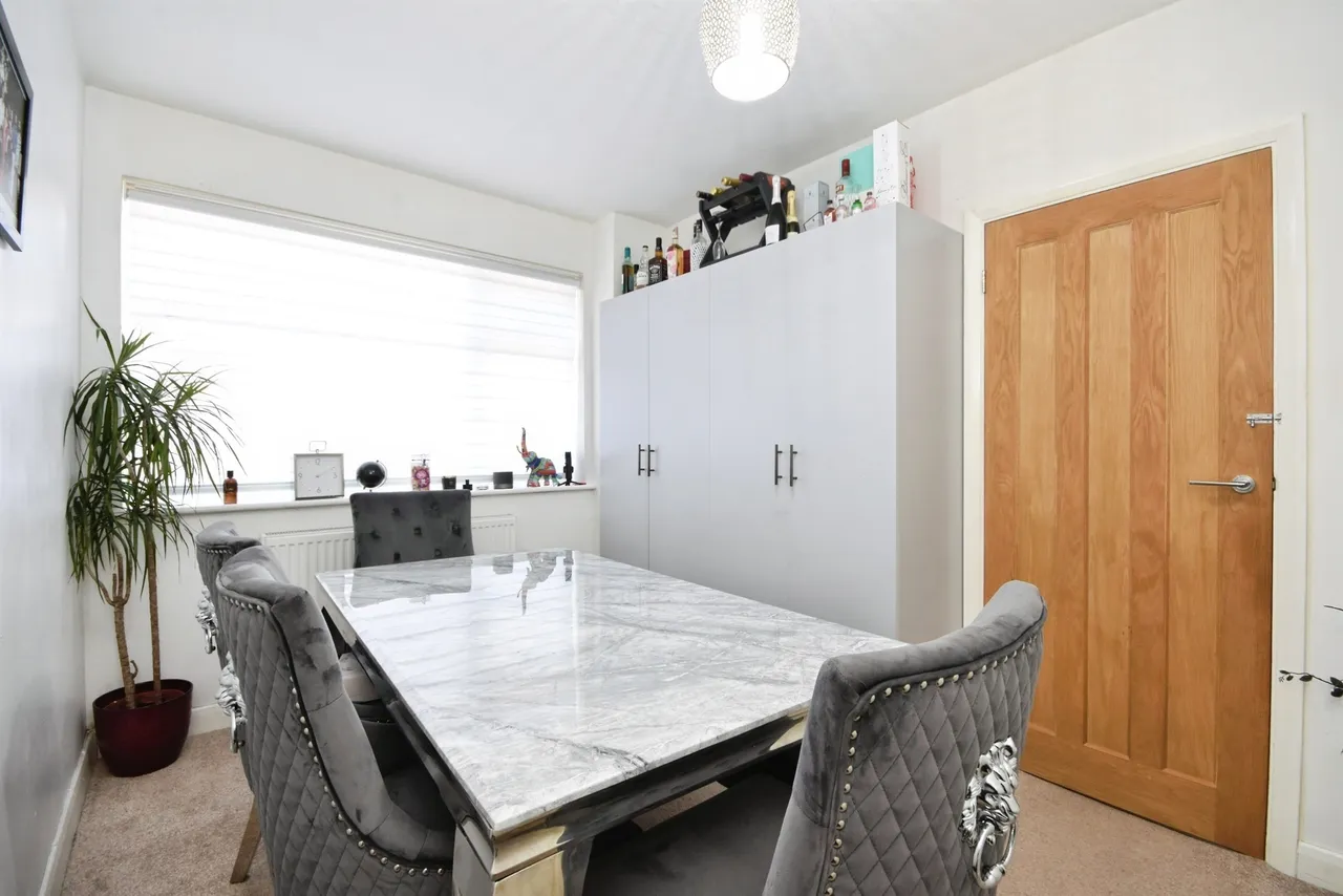 Millbrook Gardens, Gidea Park, RM2, photo 9