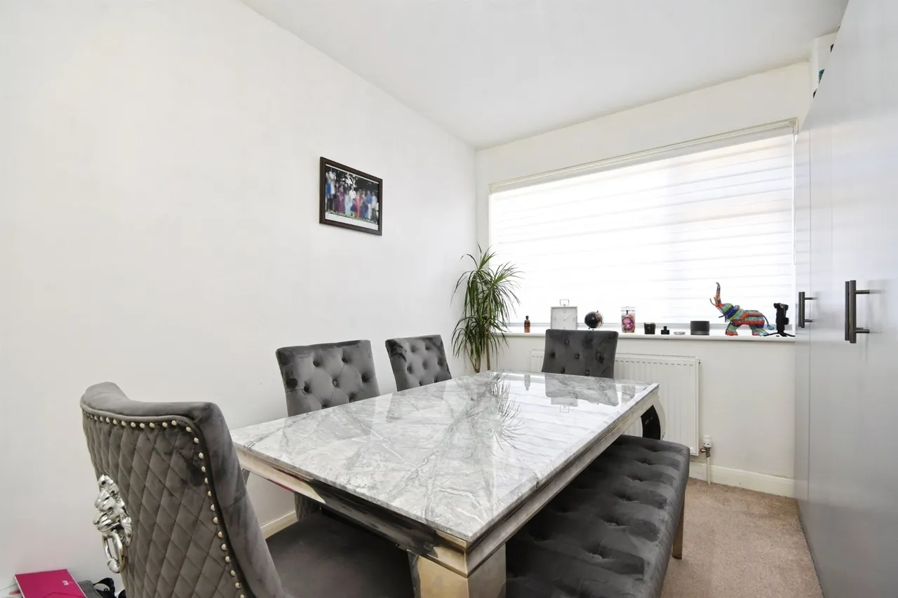 Millbrook Gardens, Gidea Park, RM2, photo 10