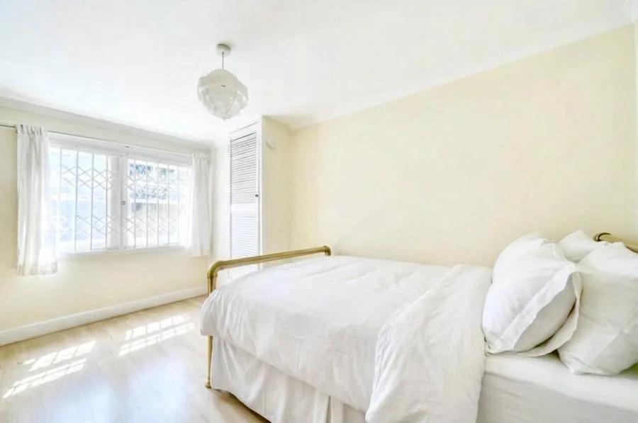 Palace Road, London, SW2, photo 4