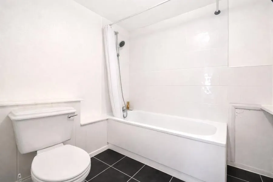 Palace Road, London, SW2, photo 5