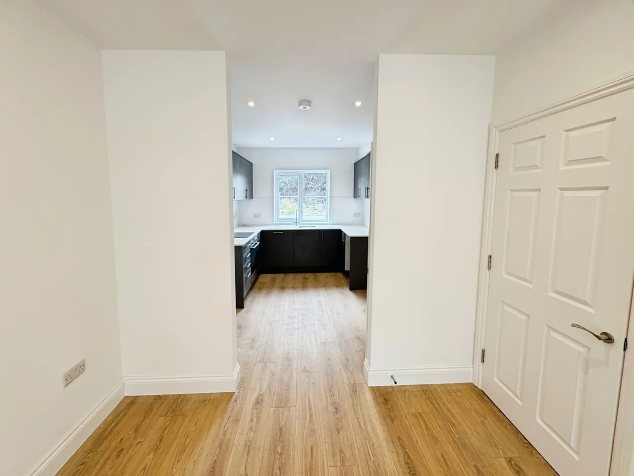 Turnpike Close, Runfold, Farnham, Hampshire, GU10 1FX, photo 9