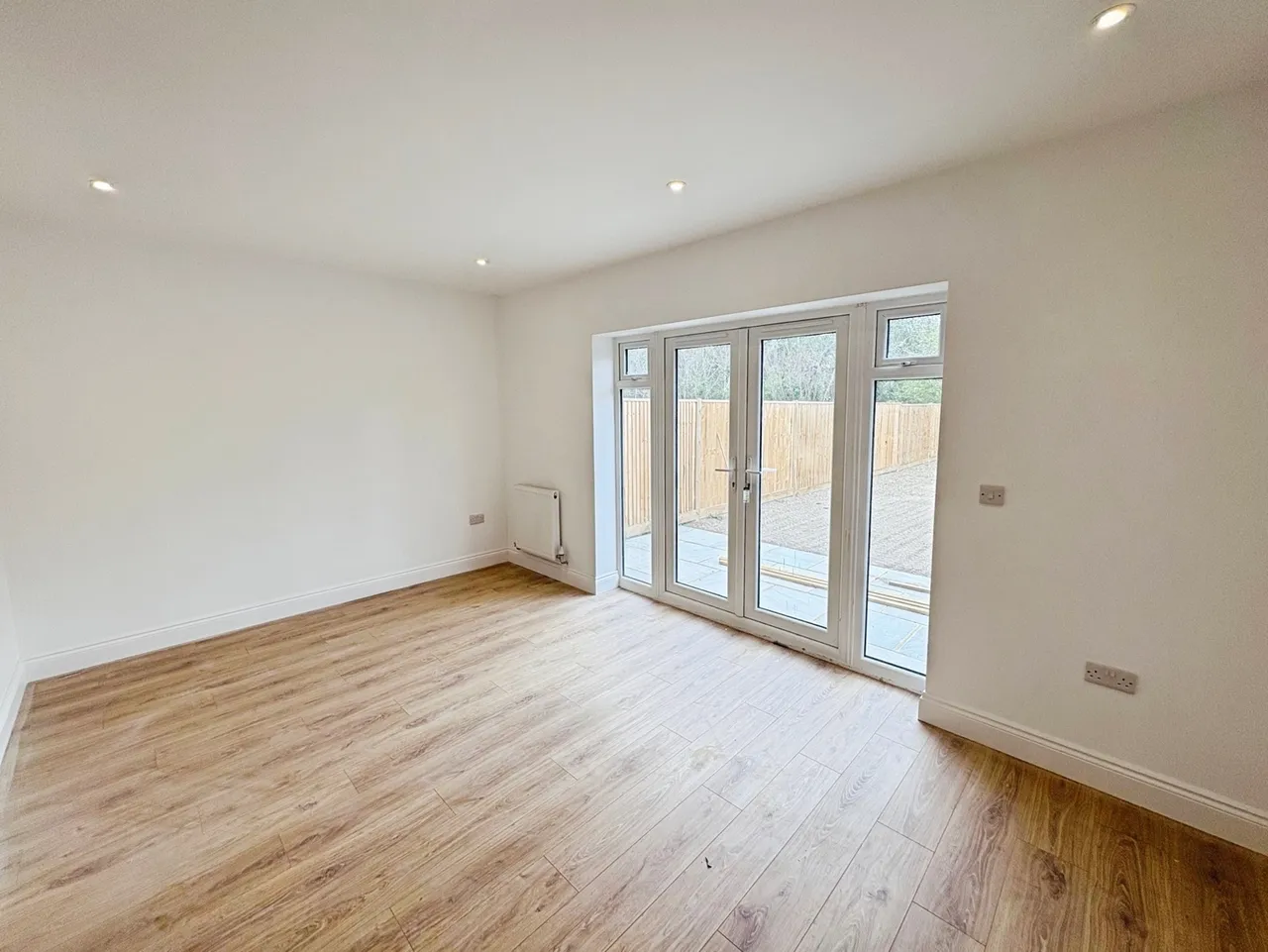 Turnpike Close, Runfold, Farnham, Hampshire, GU10 1FX, photo 7