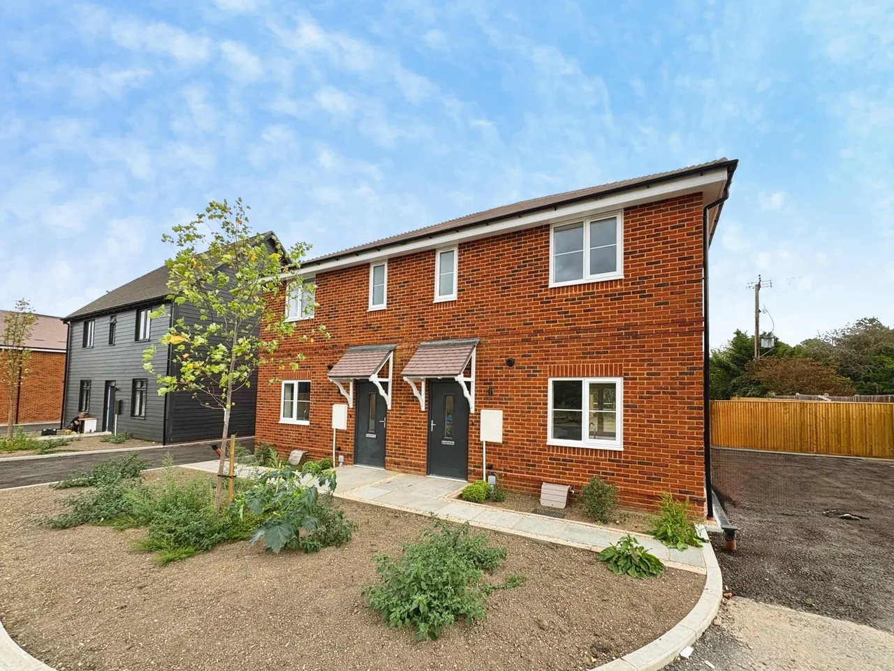3 bed house to rent — Turnpike Close, Runfold, Farnham, Hampshire, GU10 1FX
