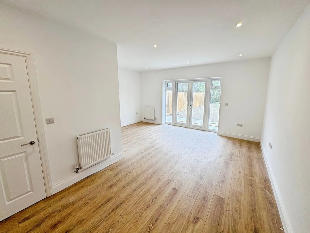 Turnpike Close, Runfold, Farnham, Hampshire, GU10 1FX, photo 5