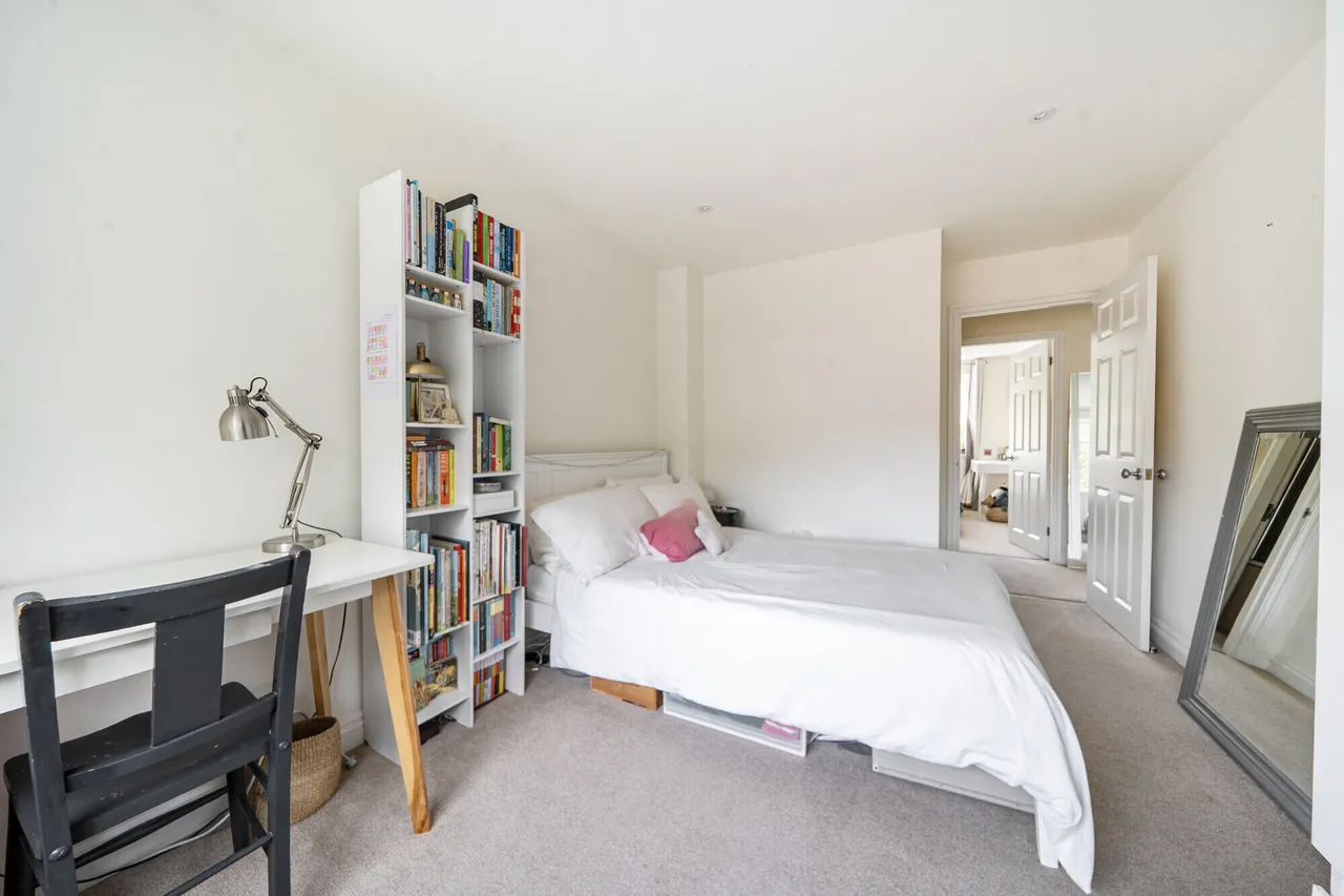 Trafford Close, Great Missenden, HP16, photo 14
