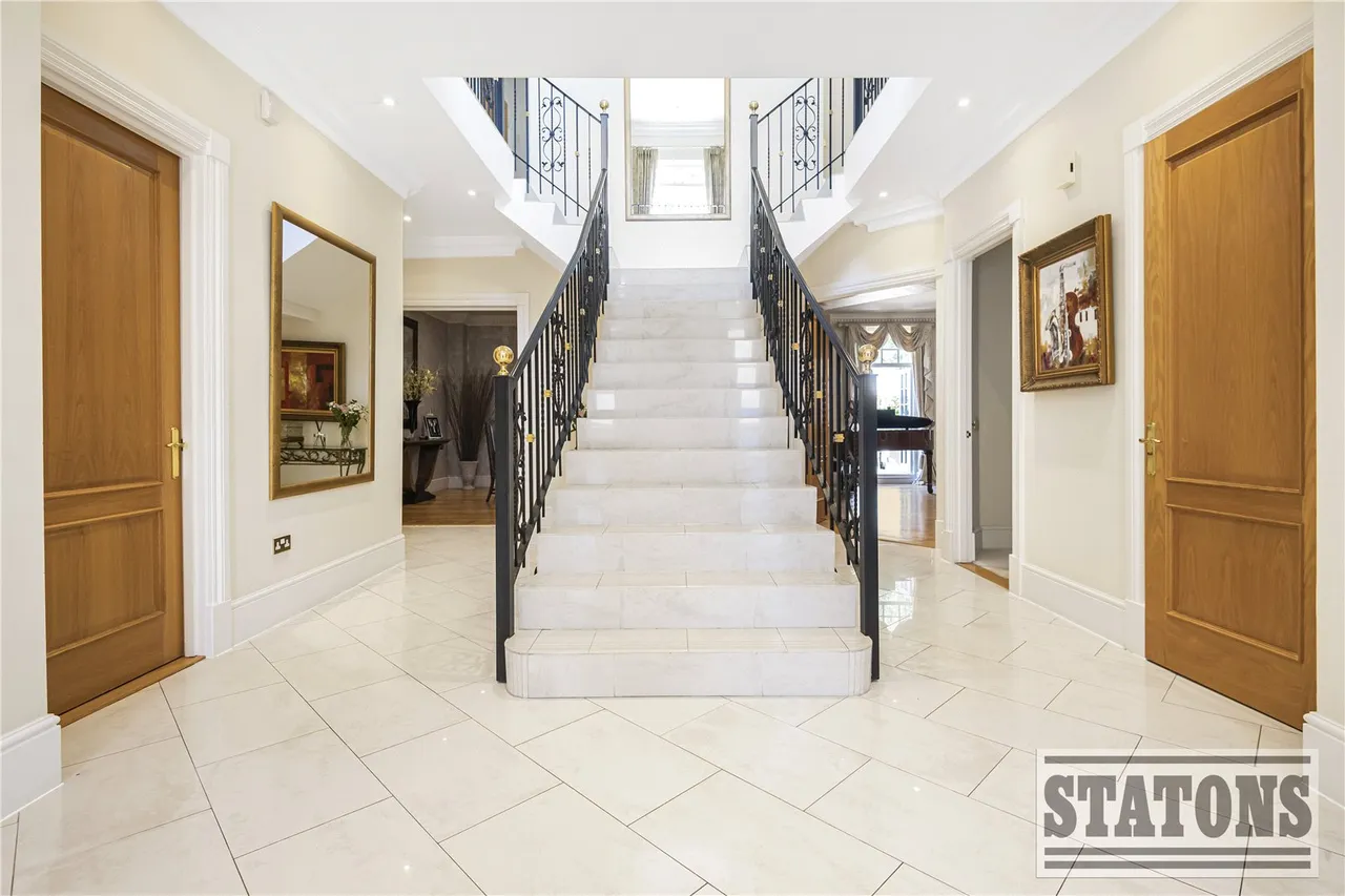 Broad Walk, London, N21 3DA, photo 3