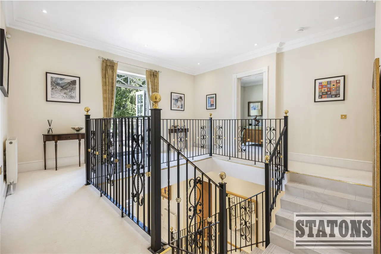 Broad Walk, London, N21 3DA, photo 17
