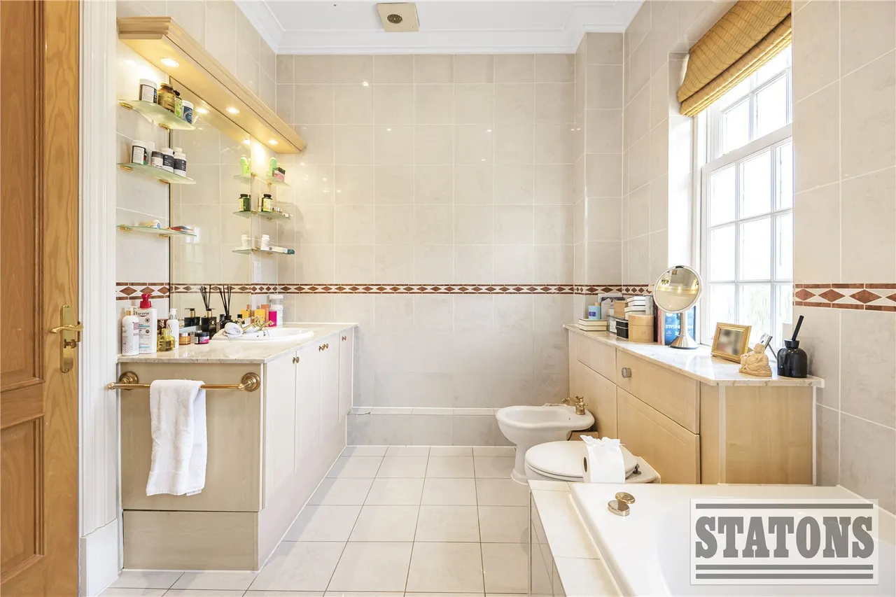 Broad Walk, London, N21 3DA, photo 20