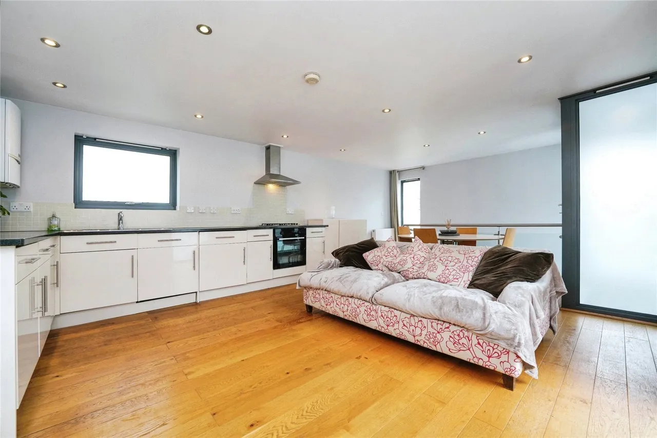 Pittville Mews, Cheltenham, GL52, photo 4