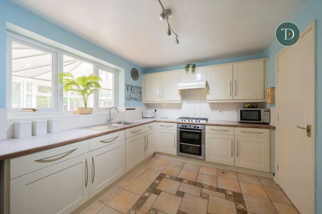 Barry Close, Stanney Oaks, CH65 9HR, photo 10