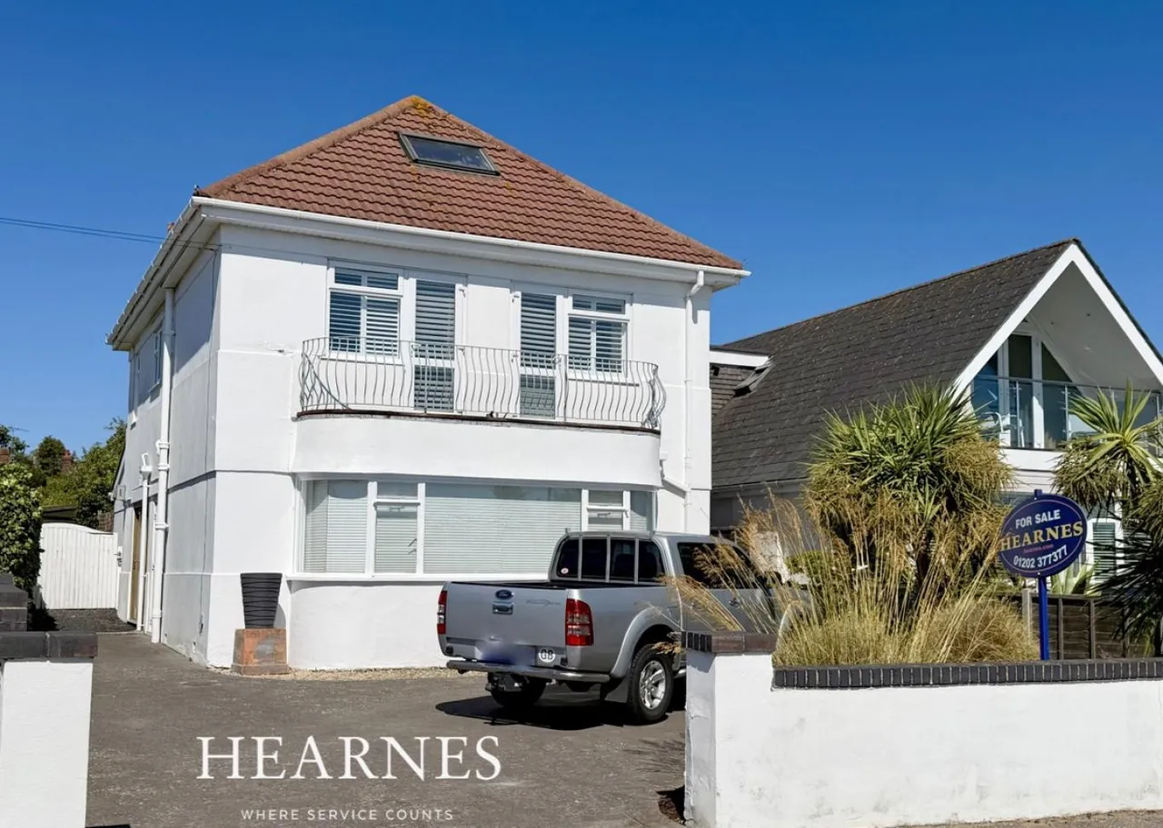 4 bed house for sale, Lake Drive, BH15