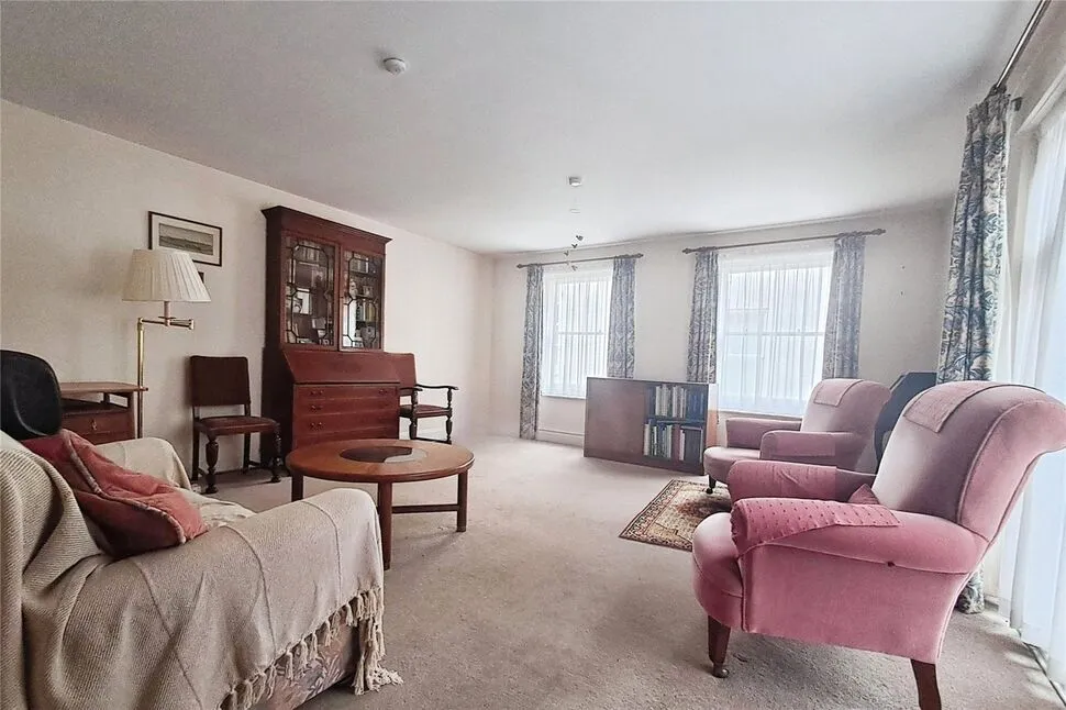 Hawks Lane, Canterbury, Kent, CT1, photo 2