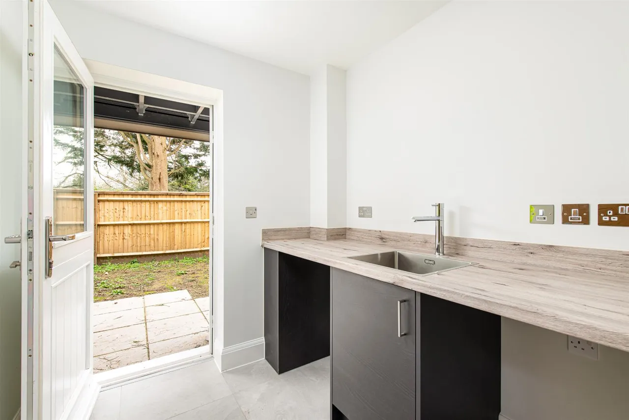Polebarn Road, Trowbridge, BA14, photo 4