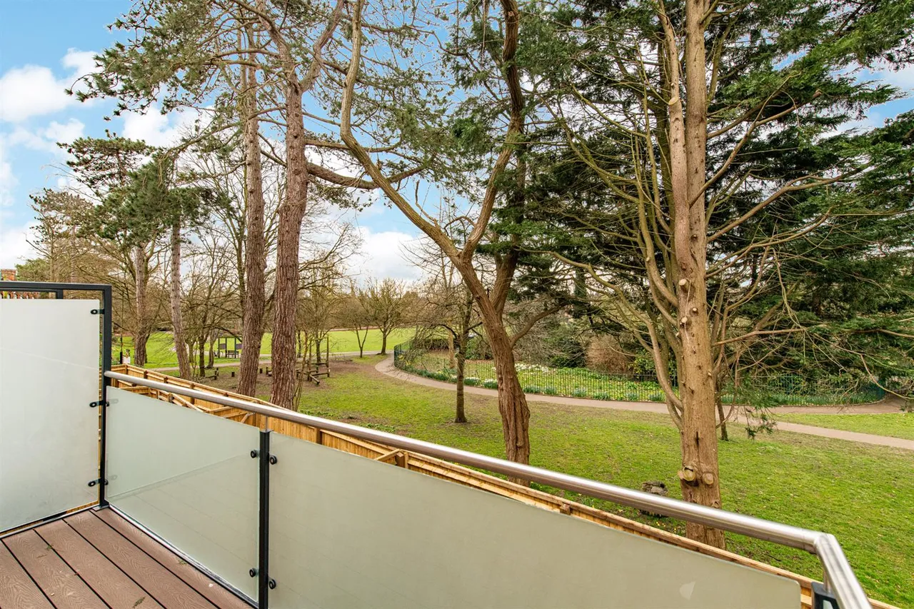 Polebarn Road, Trowbridge, BA14, photo 2