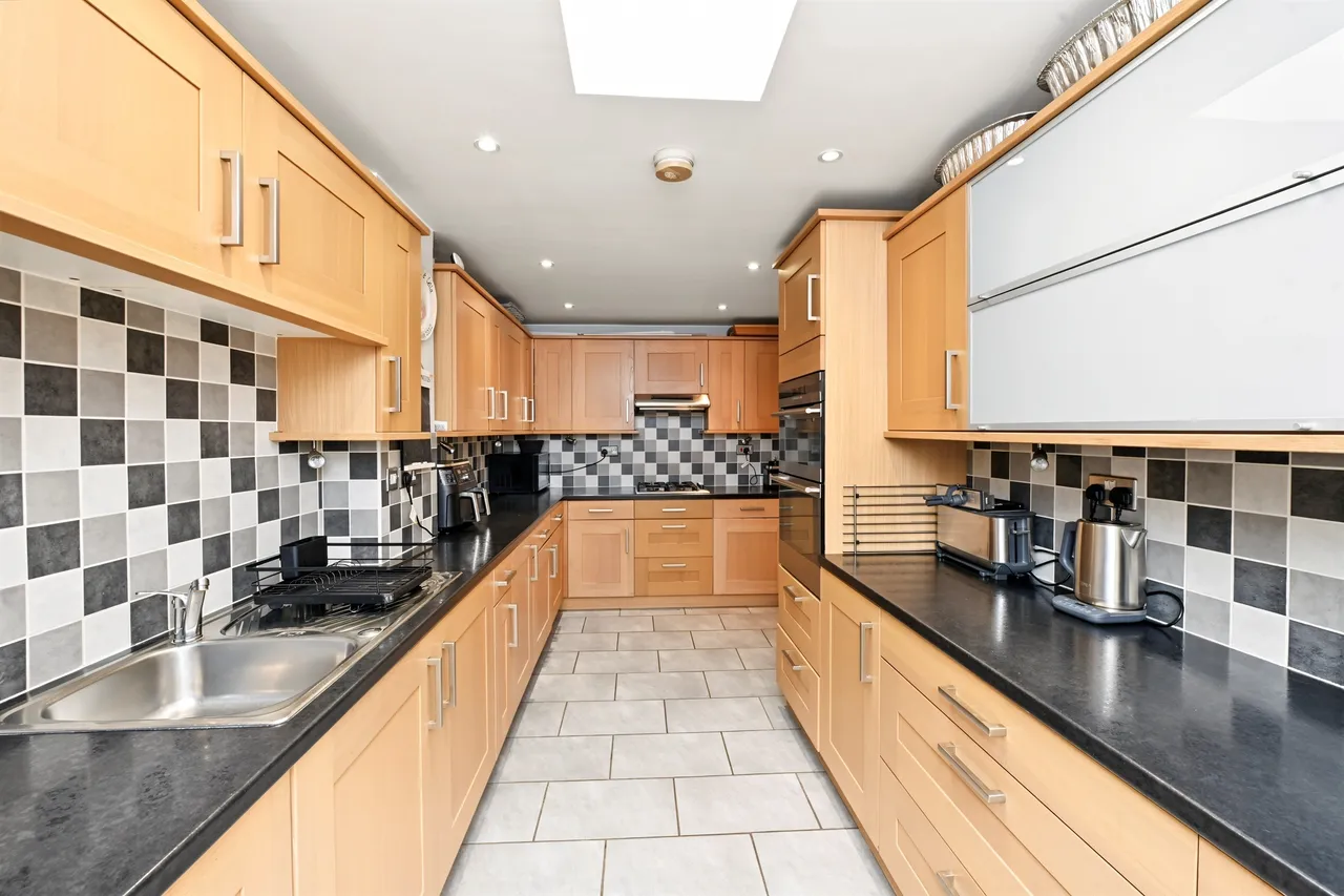Dean Way, Aston Clinton, HP22, photo 9