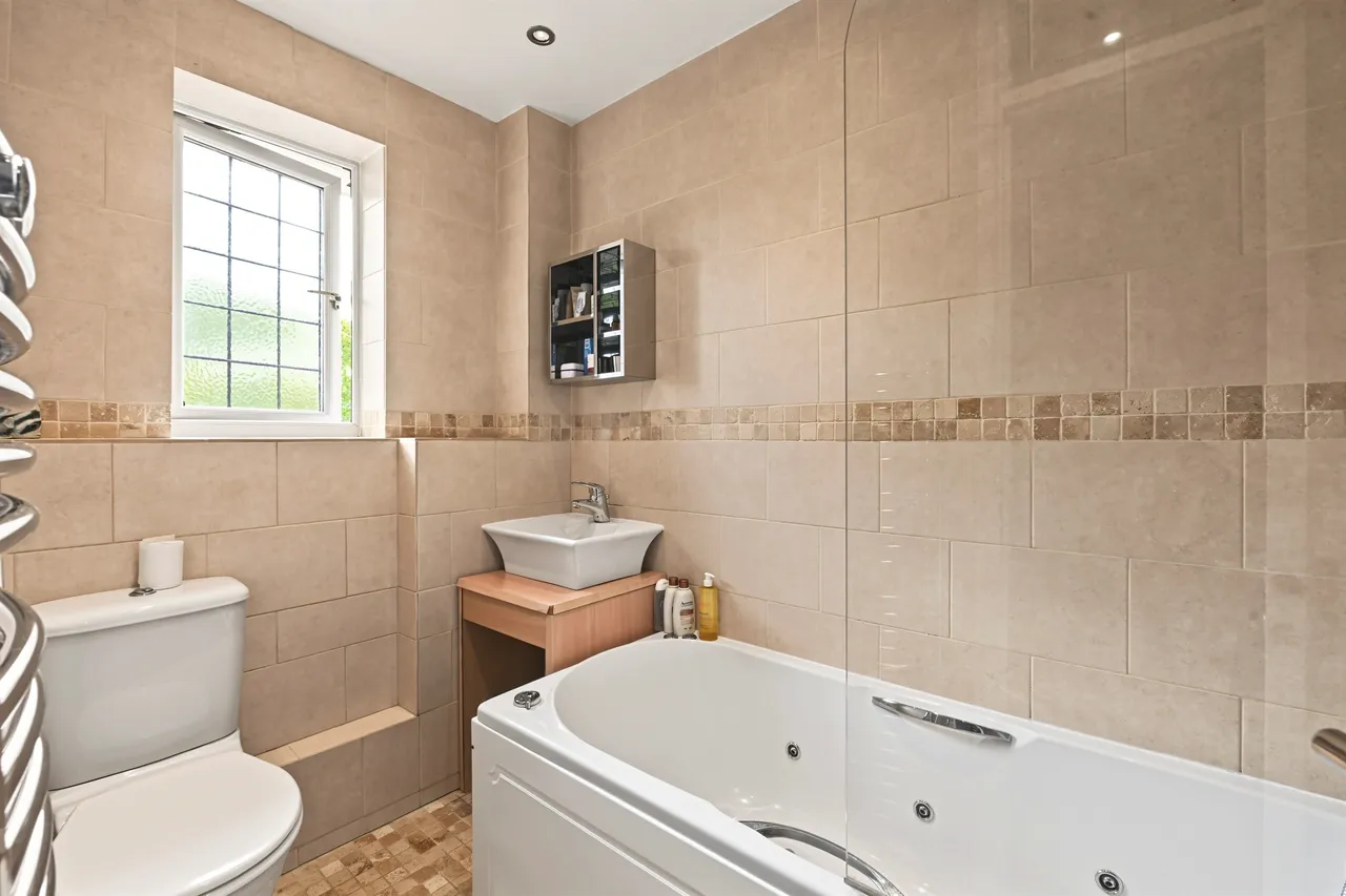 Dean Way, Aston Clinton, HP22, photo 18