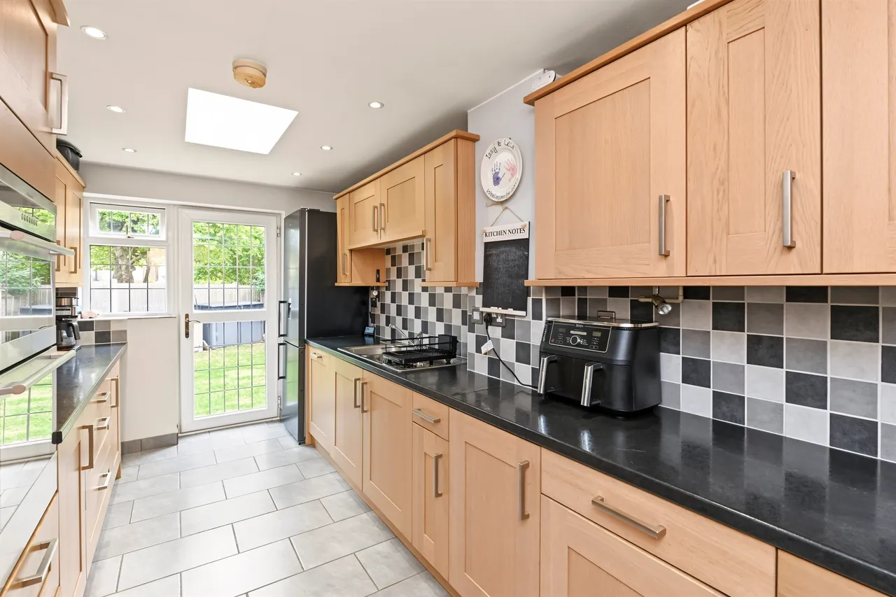Dean Way, Aston Clinton, HP22, photo 7