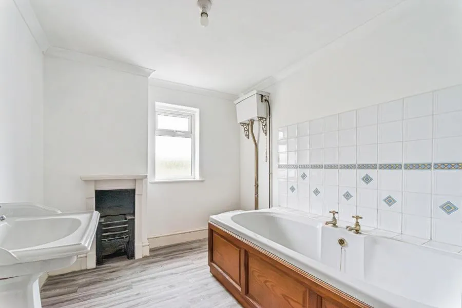 West End Road, Swindon, SN3, photo 18