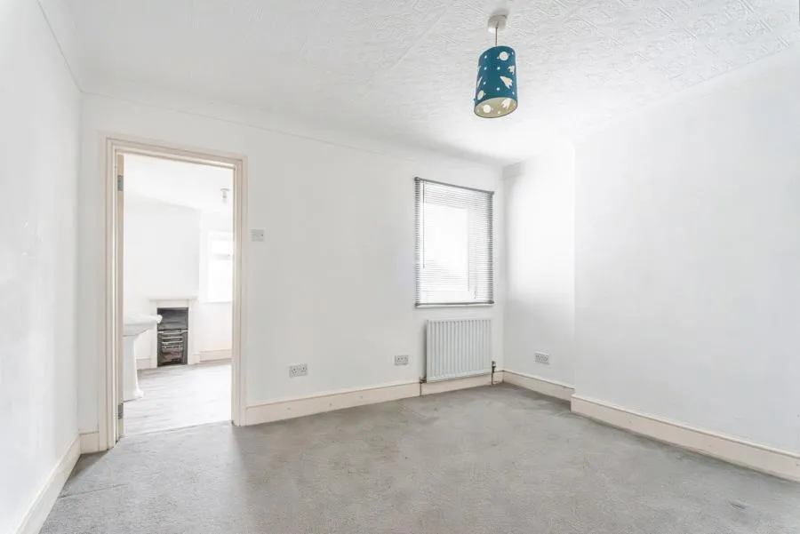 West End Road, Swindon, SN3, photo 13