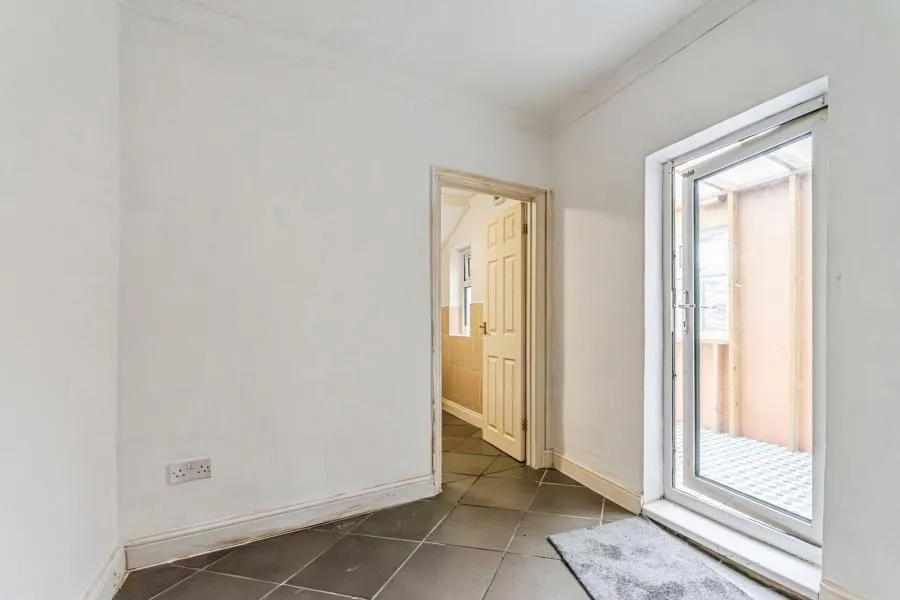 West End Road, Swindon, SN3, photo 15