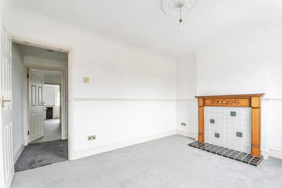 West End Road, Swindon, SN3, photo 10