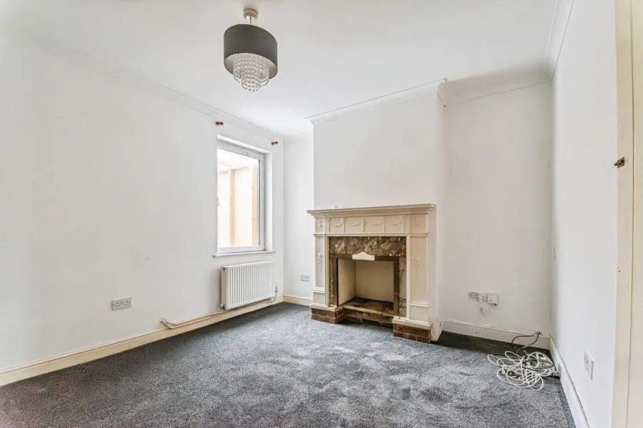 West End Road, Swindon, SN3, photo 4