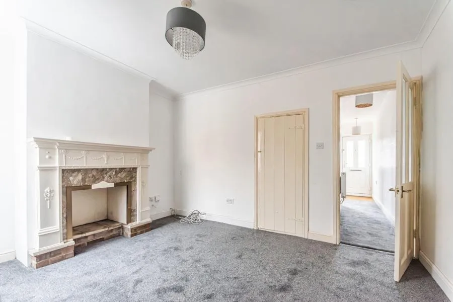 West End Road, Swindon, SN3, photo 2
