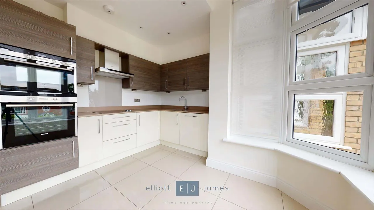 Albion Hill, Loughton, photo 7