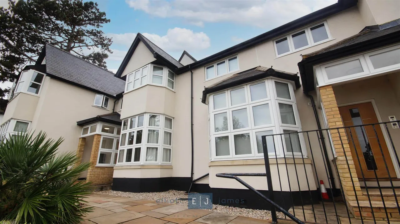 1 bed flat to rent — Albion Hill, Loughton