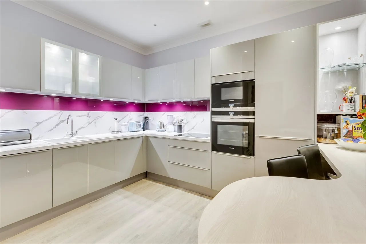 Somerville Avenue, Harrods Village, SW13, photo 2