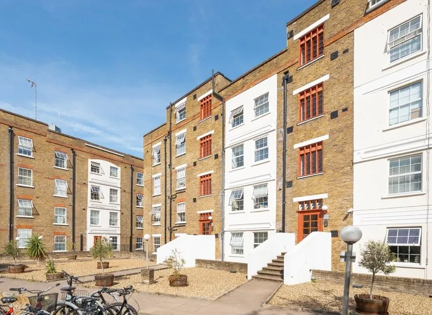 2 bed flat to rent — Old Castle Street, Aldgate, E1