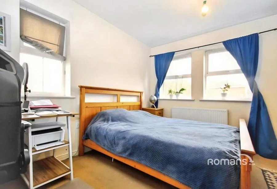Morton Close, Uxbridge, UB8, photo 6