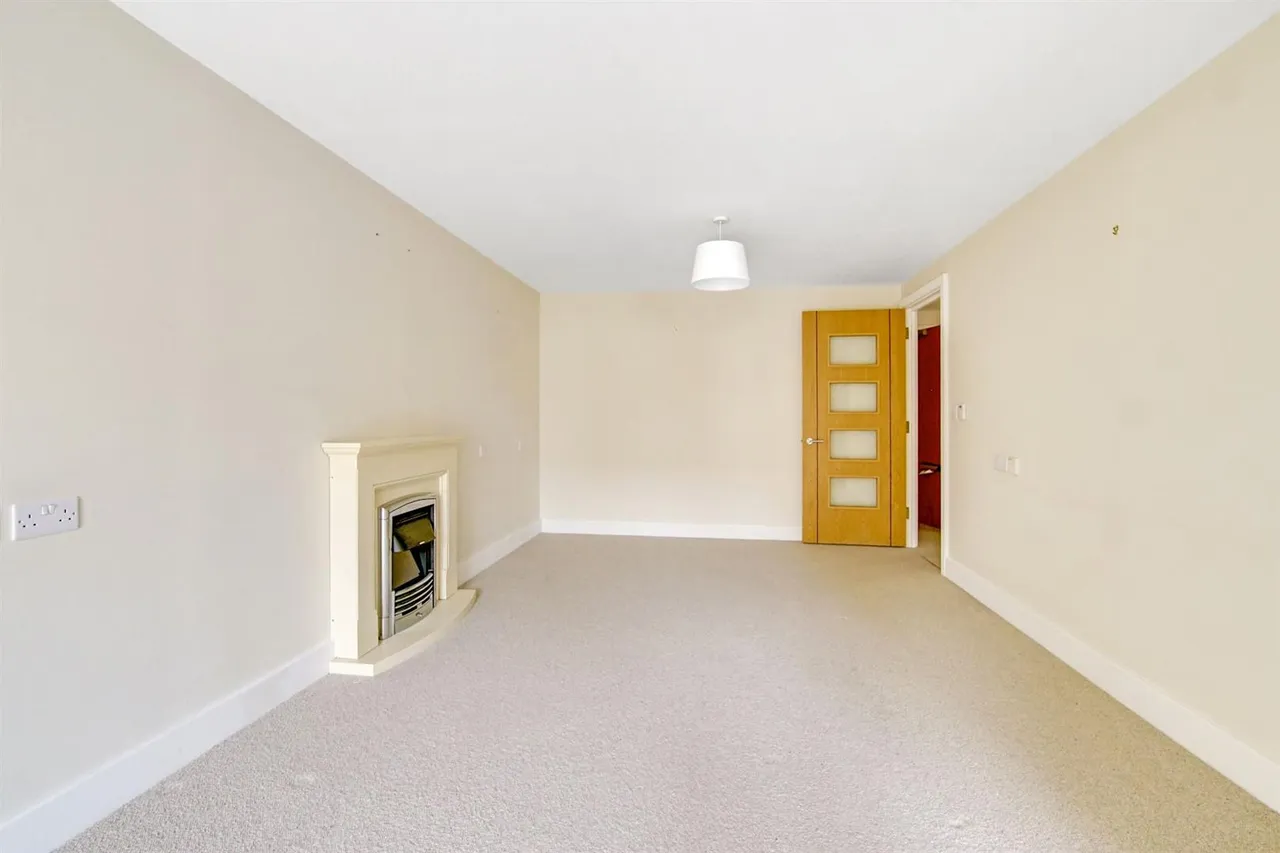 Kingston Road, Raynes Park, SW20, photo 13