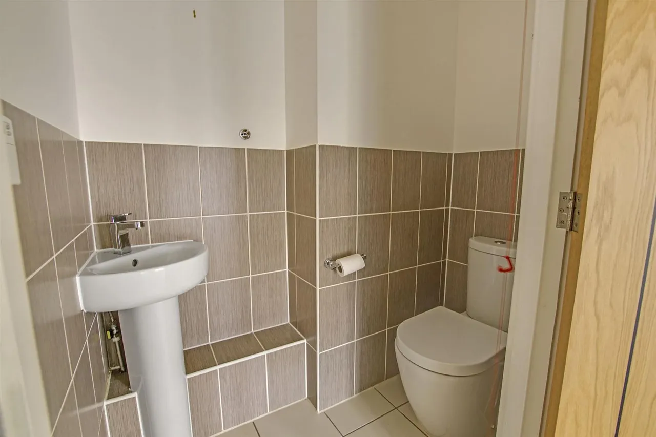 Kingston Road, Raynes Park, SW20, photo 9