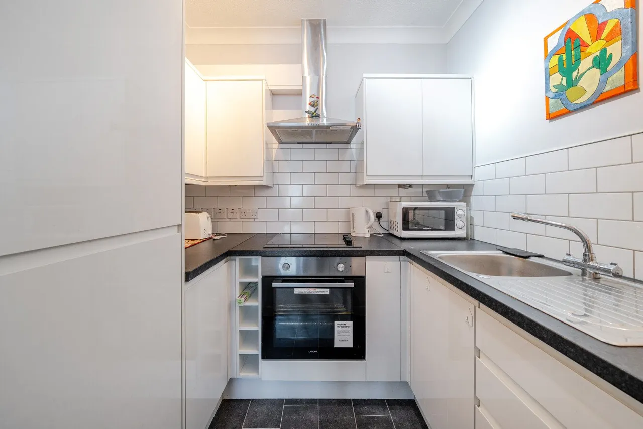 Fishers Lane, Chiswick, London, W4, photo 3