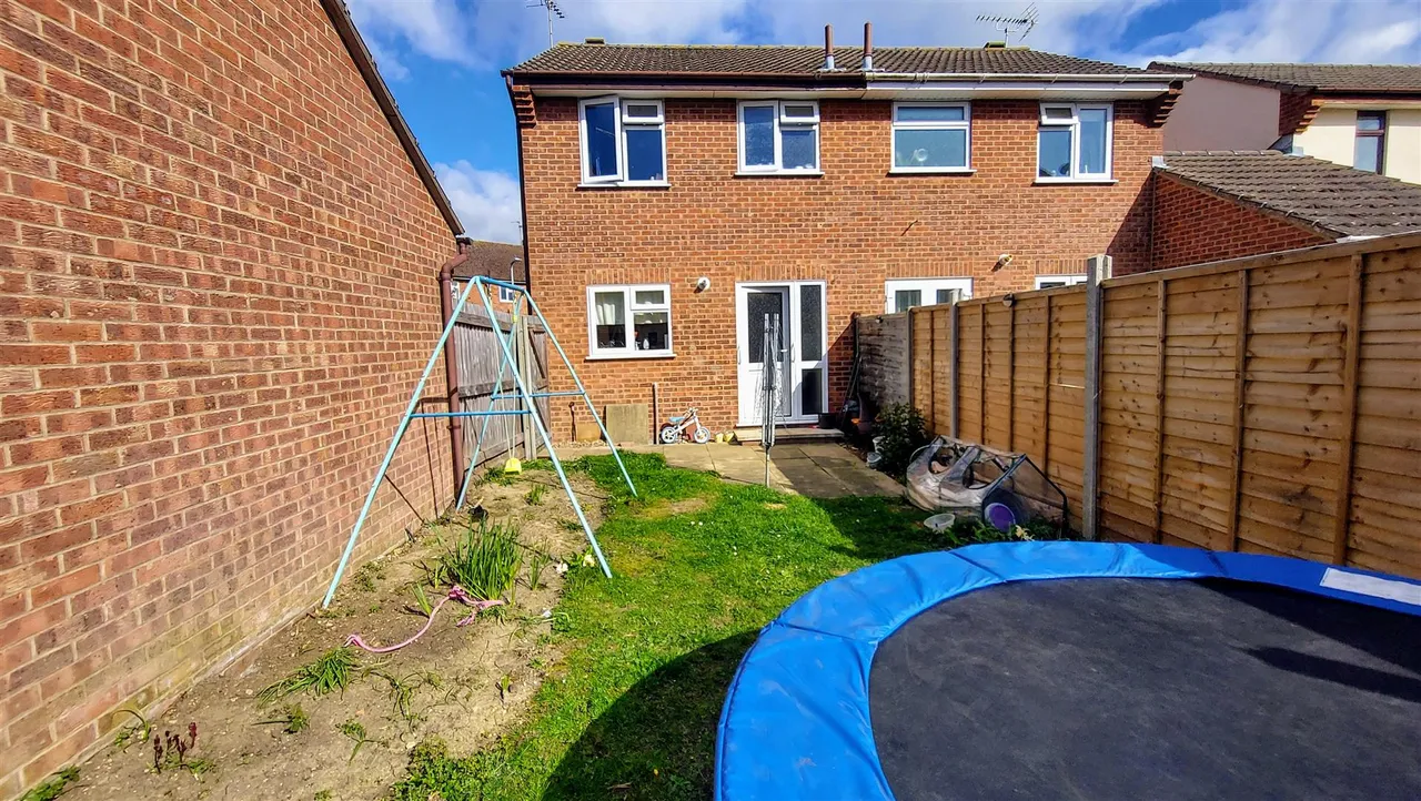 Baldwin Grove, Bourne, photo 9