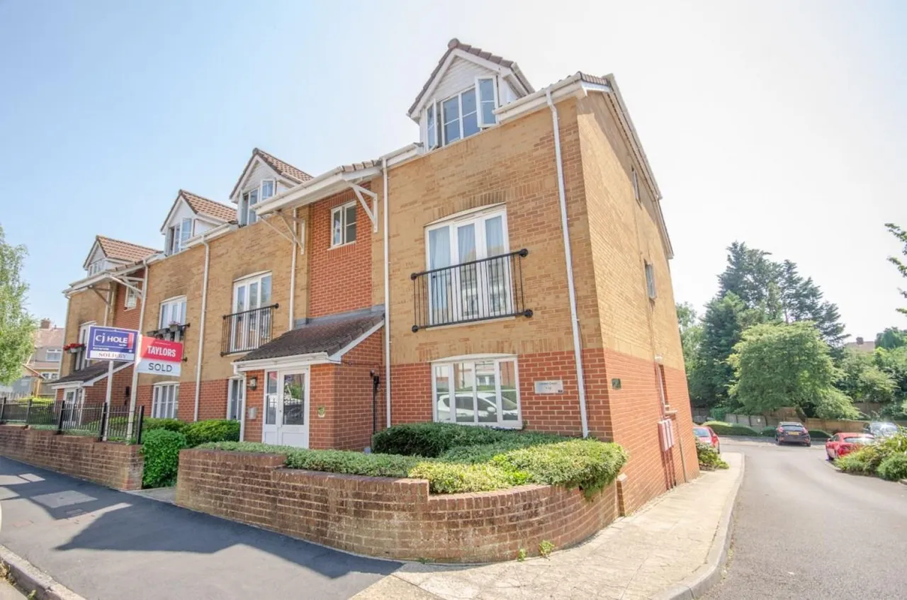 2 bed flat for sale, Clarence Road, Kingswood, BS15