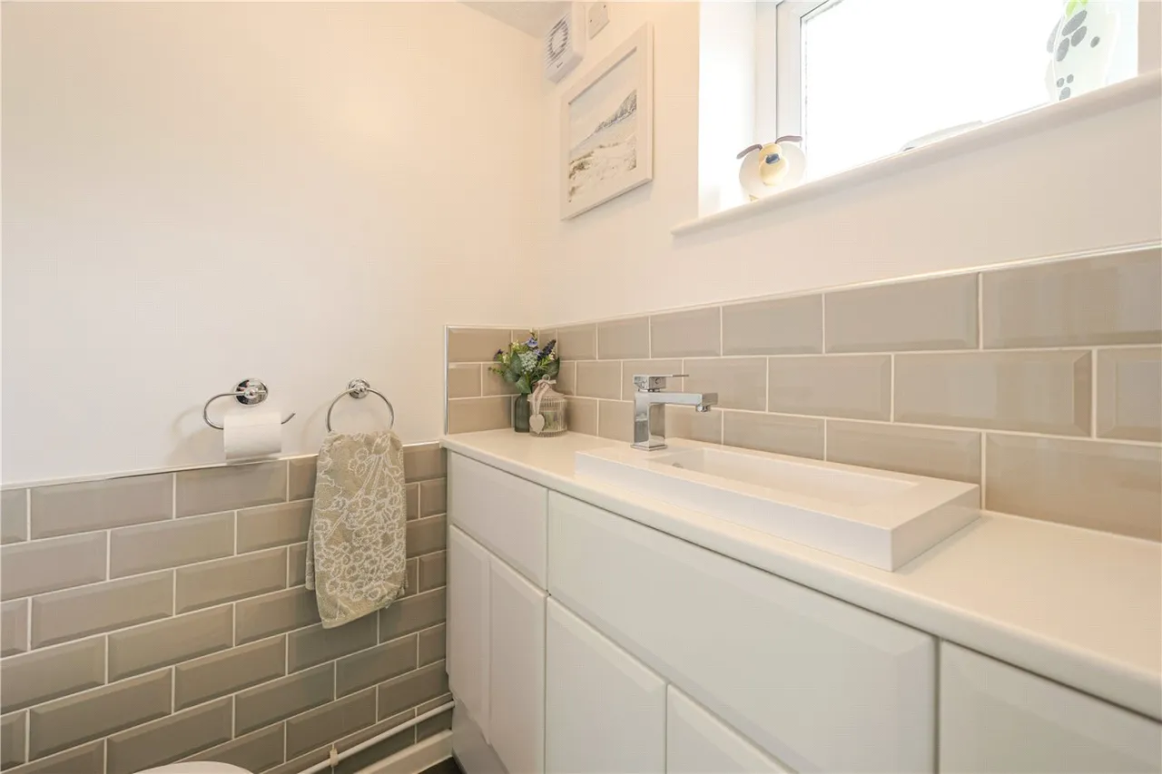 Kineton Road, Gaydon, Warwick, Warwickshire, CV35, photo 5