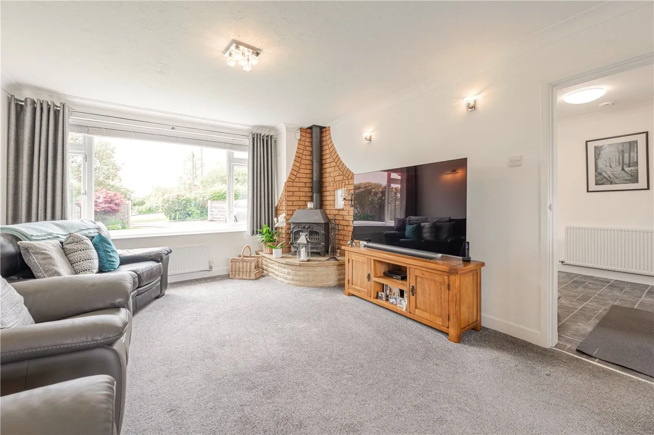 Kineton Road, Gaydon, Warwick, Warwickshire, CV35, photo 6