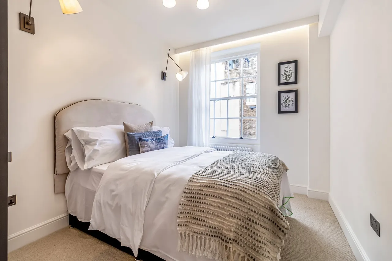 Portman Square, Marylebone, W1H, photo 8