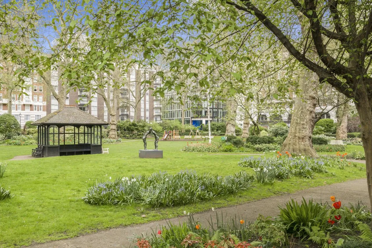 Portman Square, Marylebone, W1H, photo 19