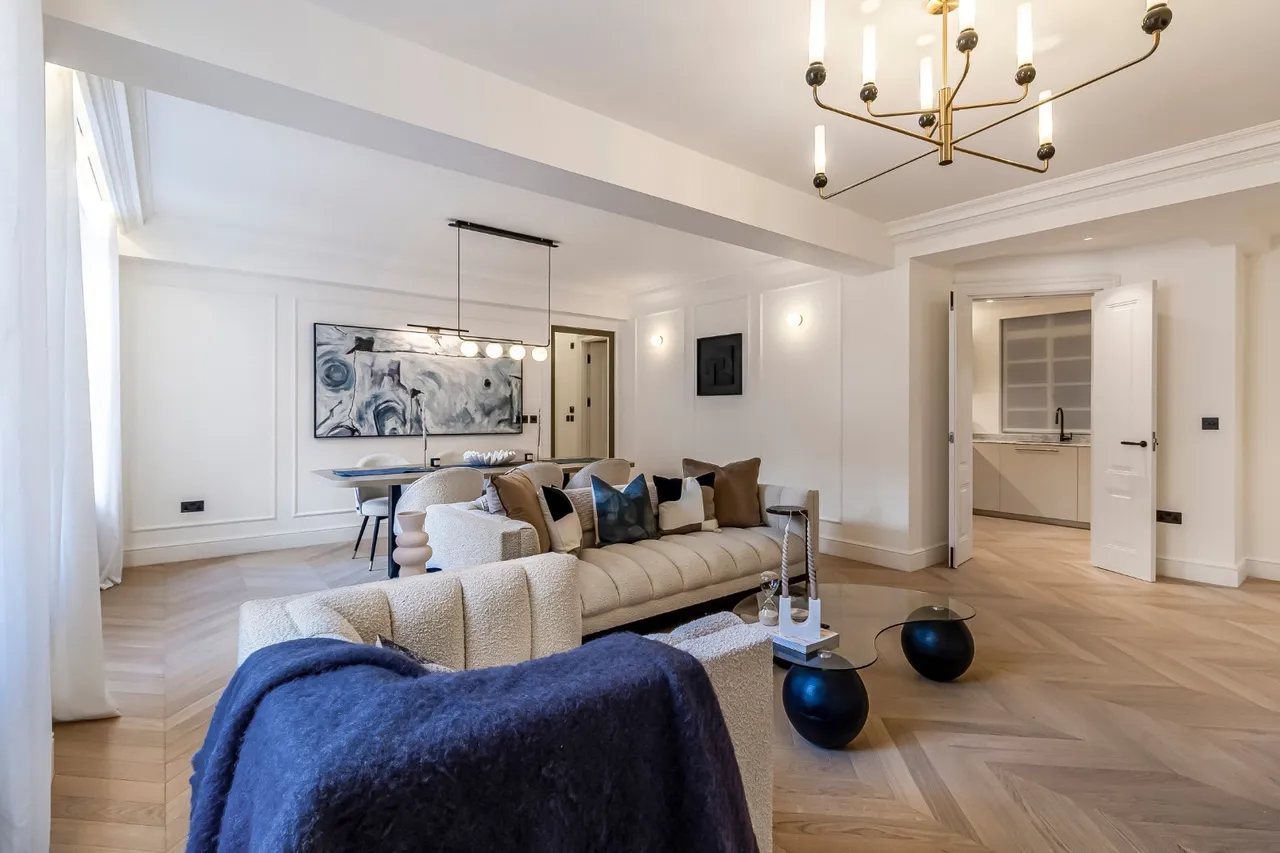 Portman Square, Marylebone, W1H, photo 17